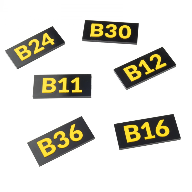 Nummernschilder für Schränke, Schubladen und Türen - schwarzes PVC mit erhabenen Buchstaben - ND032 - Abmessungen 55x25mm