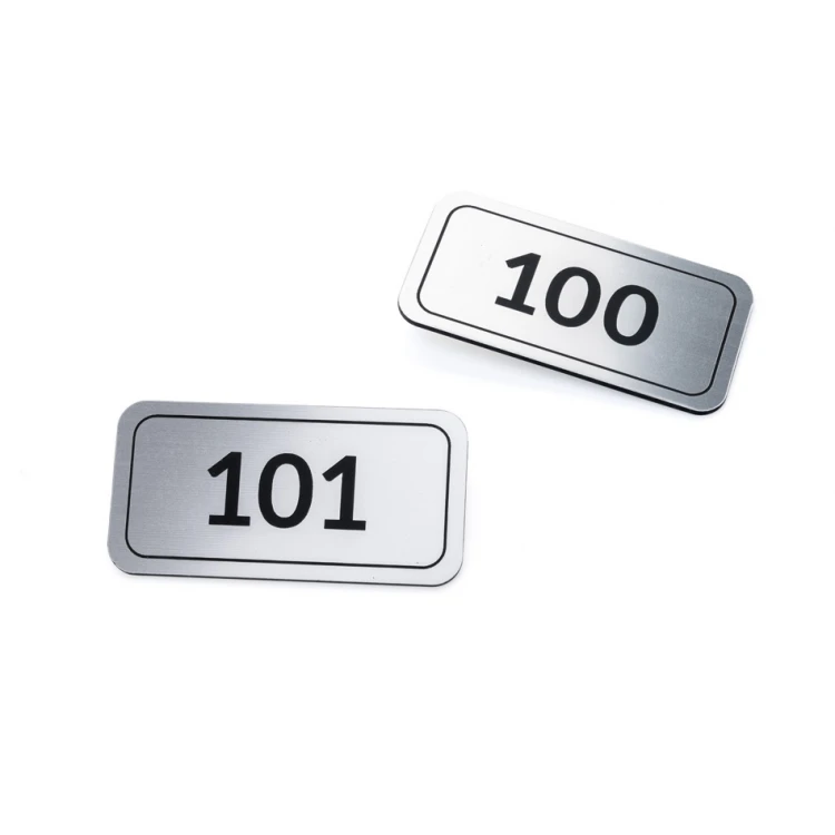 Nummernschilder für Türen, Schränke und Schubladen - silbernes Gravierlaminat - ND031 - Abmessungen 70x35mm