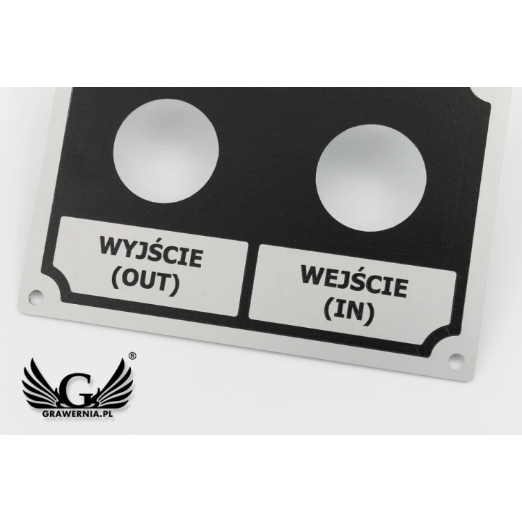 Namensschild aus silbernem Aluminium - CNC-Gravur und UV-Druck - Abmessungen: 130x90mm - TZN036