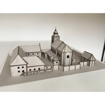 Dienstleistung zum Ausschneiden von Kartonelementen - UGR5