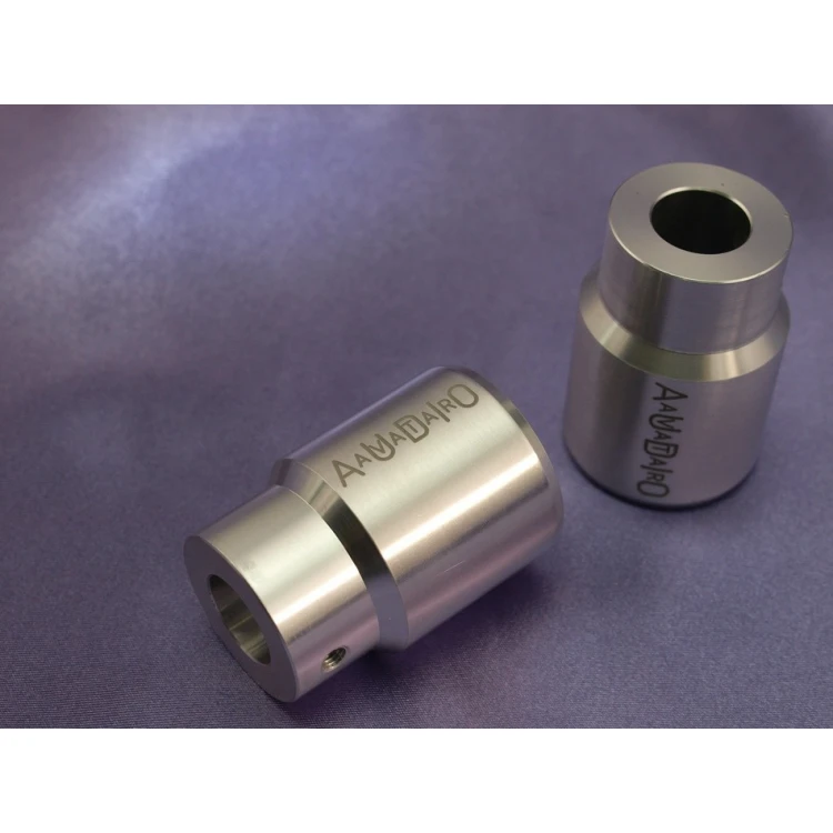 Dienstleistung für die Gravur von Metallelementen - Vorbereitung zur Produktion - Elemente aus Messing und Aluminium - PDP003