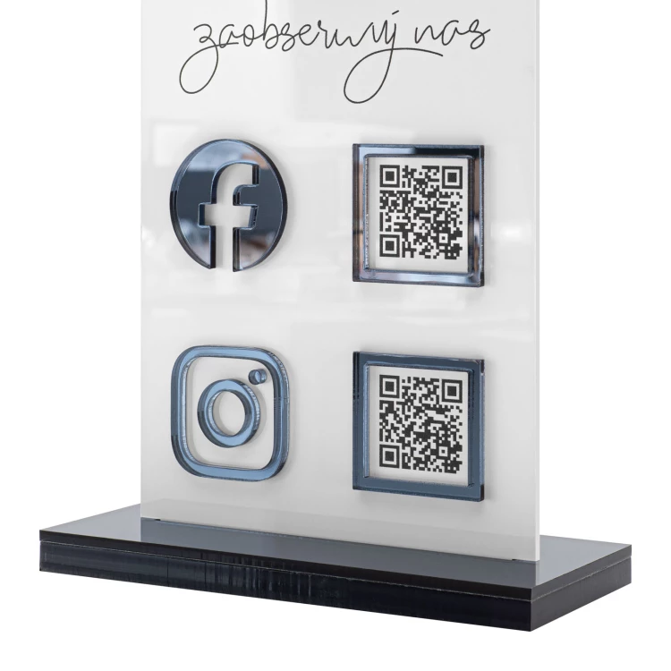 Informationsstand mit QR-Codes und erhabenem Logo - Abmessungen 140x240mm - ST067