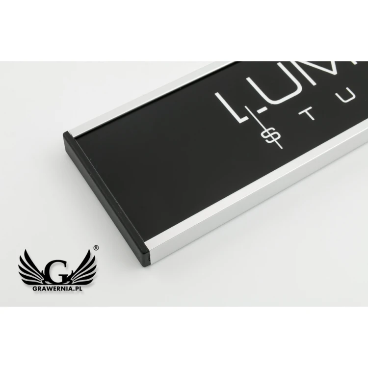 Türschild mit graviertem Schild - silberner Rahmen - WND004