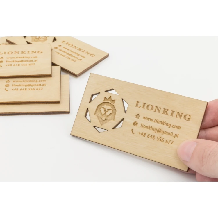 Premium Holzvisitenkarten - lackiert - graviert - WZ023