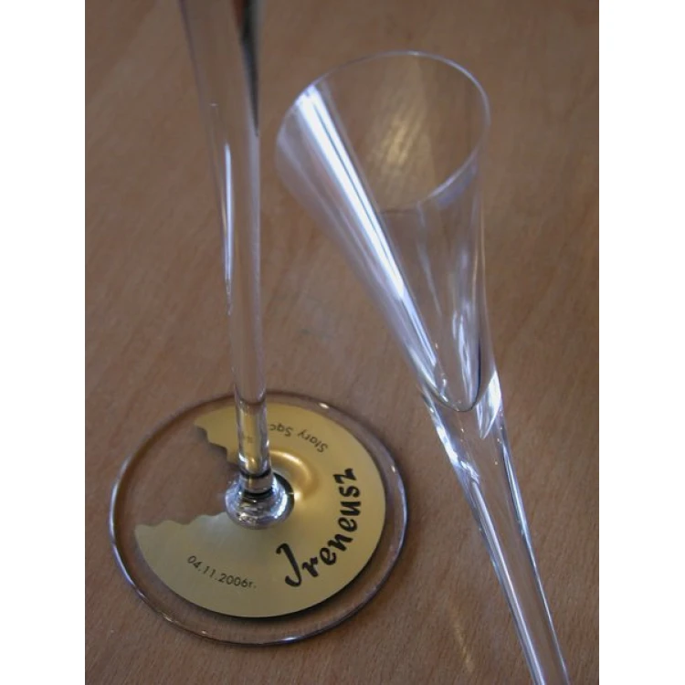 Goldene Aufkleber für Gläser aus Gravierlaminat