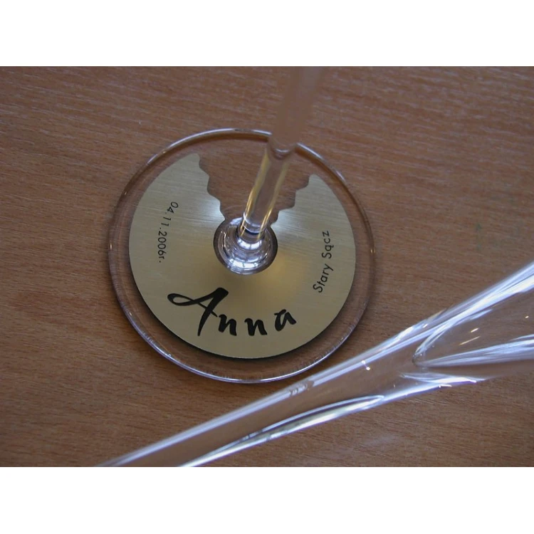 Goldene Aufkleber für Gläser aus Gravierlaminat