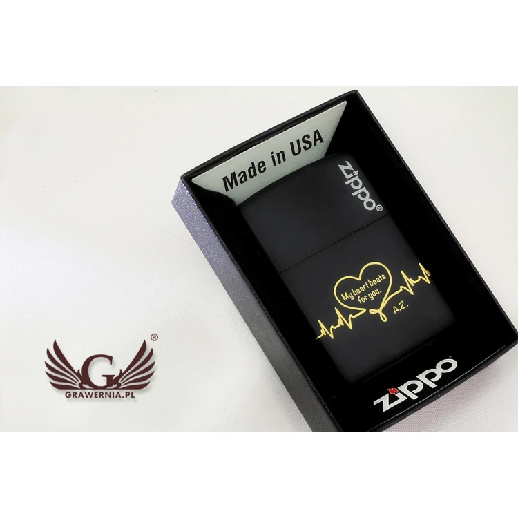 ZIPPO Feuerzeug Black Matte Logo - ZIP056
