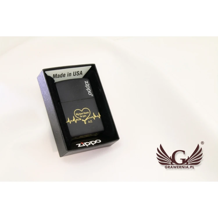ZIPPO Feuerzeug Black Matte Logo - ZIP056