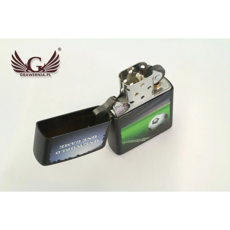 Zippo Feuerzeug One World One Game Black Matte - ZIP018