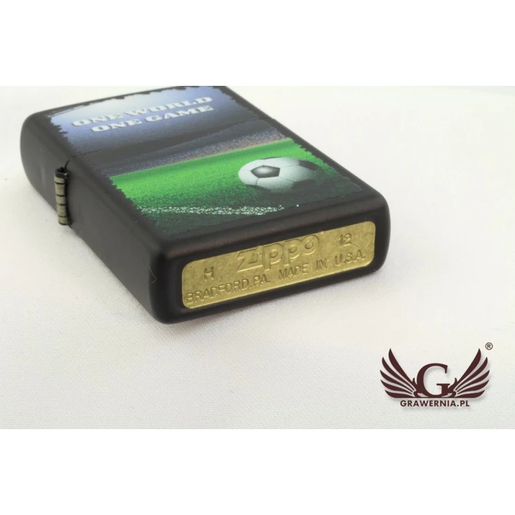 Zippo Feuerzeug One World One Game Black Matte - ZIP018