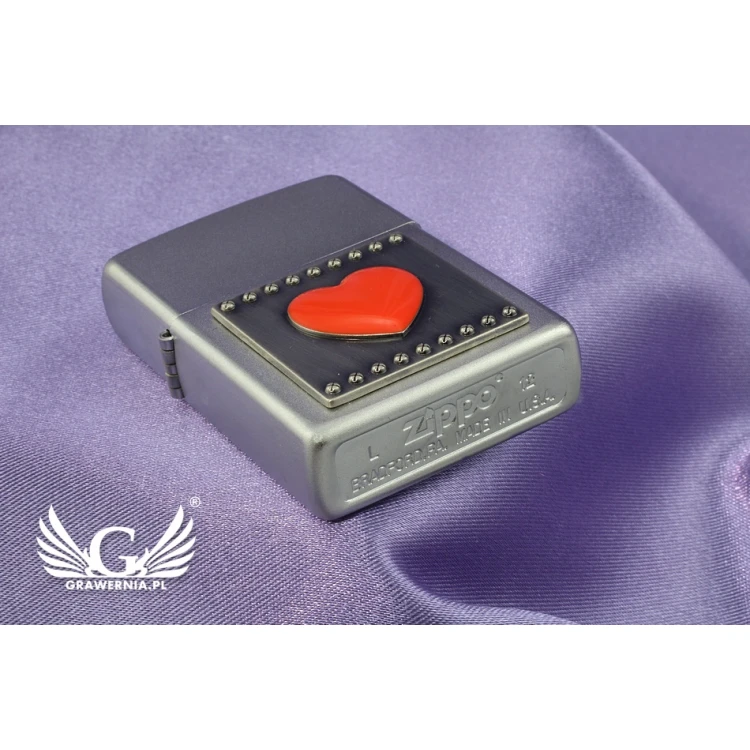 Zippo Feuerzeug Rotes Herz Satin Chrome - ZIP022