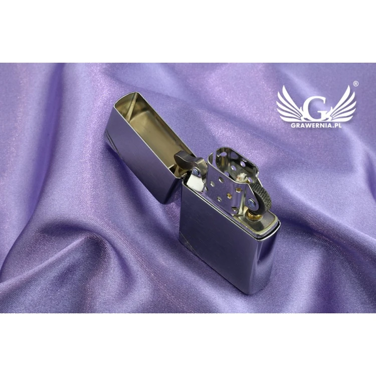 ZIPPO Feuerzeug Vintage Gebürstetes Chrom mit Strichen - ZIP027
