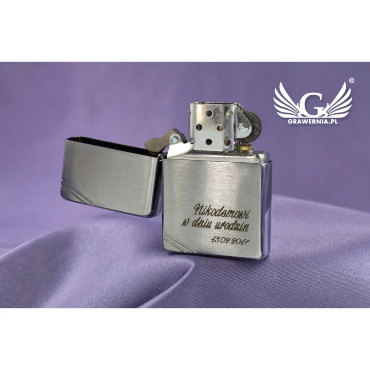 ZIPPO Feuerzeug Vintage Gebürstetes Chrom mit Strichen - ZIP027