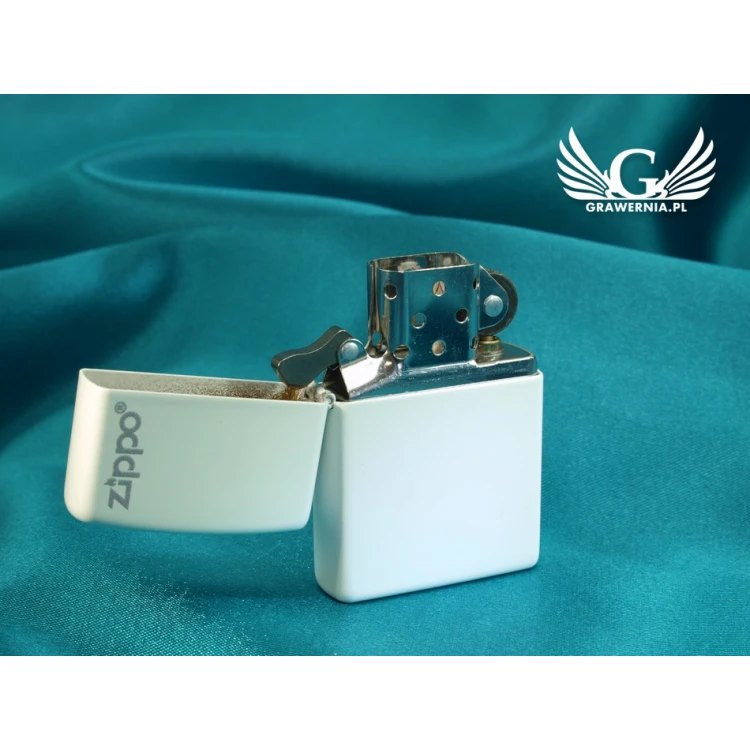 ZIPPO Feuerzeug White Matte Zippo Logo - ZIP007