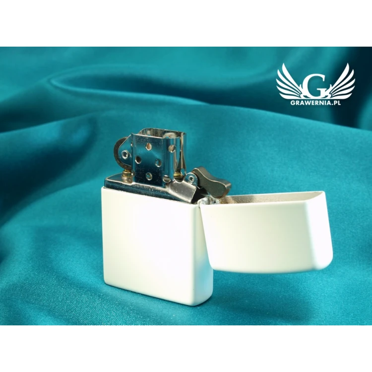 ZIPPO Feuerzeug White Matte Zippo Logo - ZIP007